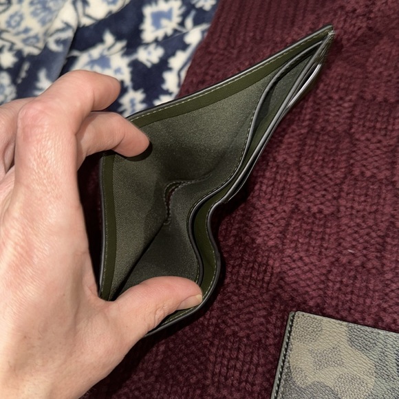 Men’s Or Women’s Coach Tri-fold wallet with Smaller ID/Passport holder inside! - Picture 14 of 17